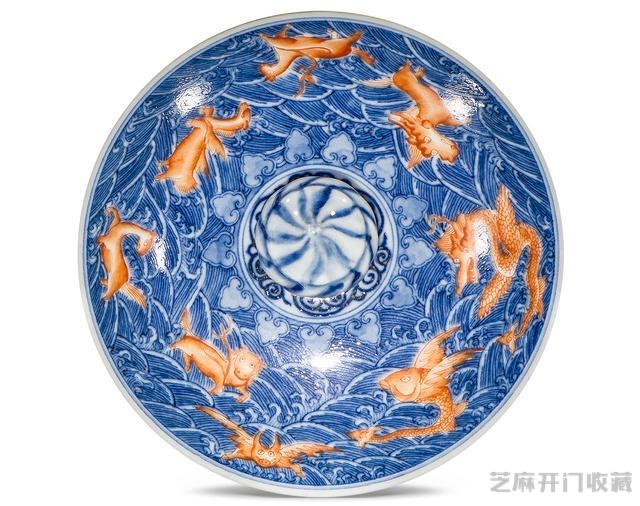 雍正 青花梵红海兽纹绳耳盖罐