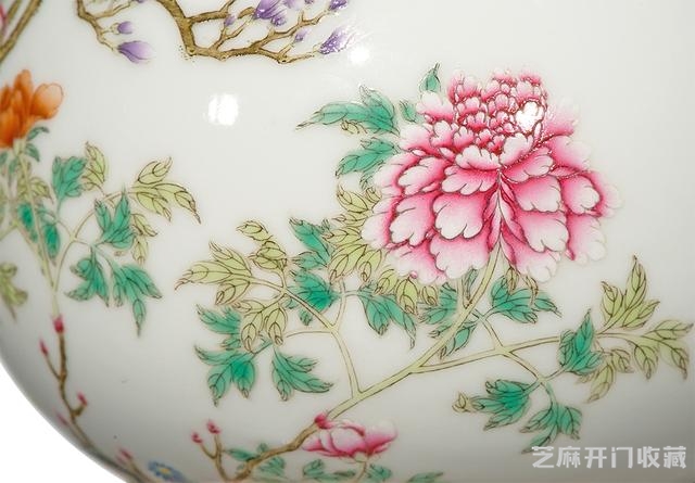 雍正 粉彩描金花鸟纹长颈瓶（对）