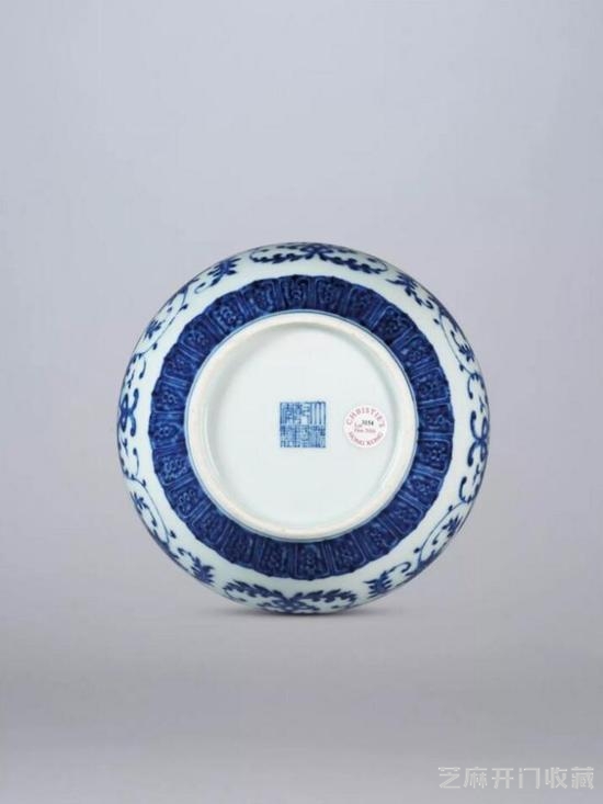 青花缠枝莲绶带耳如意尊将登场佳士得春拍