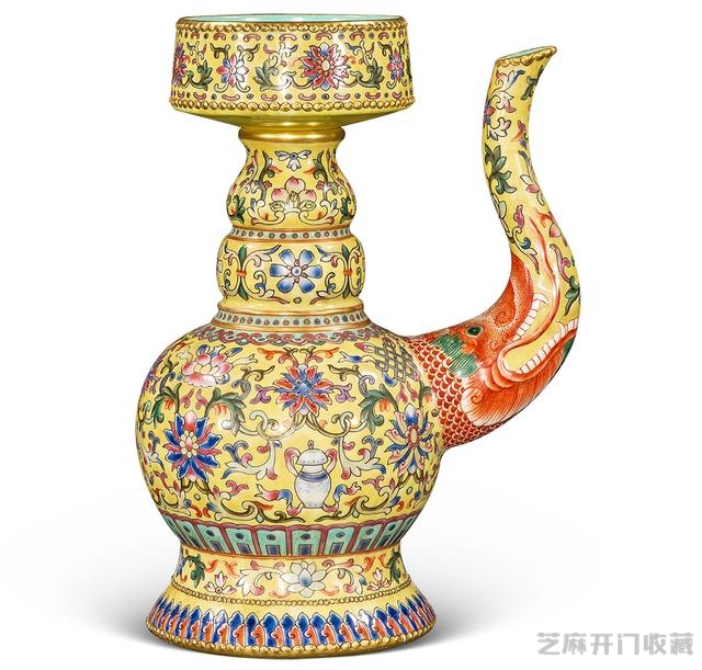 乾隆 花草纹黄地珐琅彩描金军持