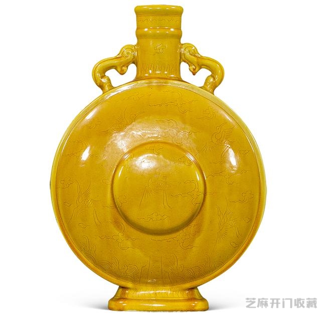 弘治 黄釉暗刻群鹤图抱月大瓶