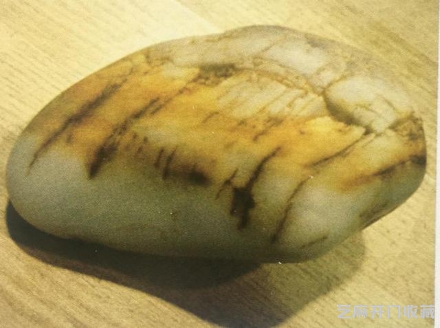“十子九裂”，认准新疆和田玉子料的这些裂隙特征
