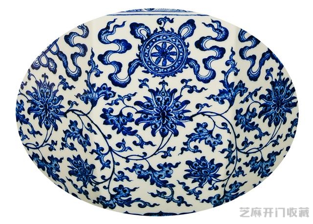 乾隆 青花缠枝莲托八宝六方瓶
