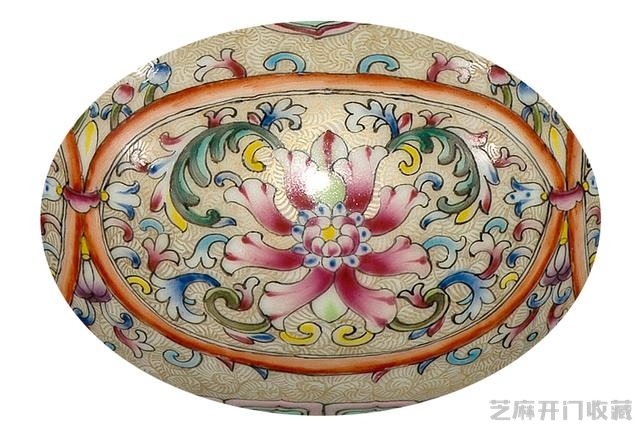 乾隆 粉彩描金开光宝相花花觚（对）
