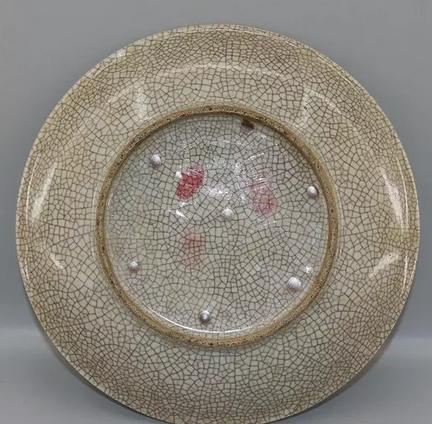 哥釉青花花蝶纹盘赏析