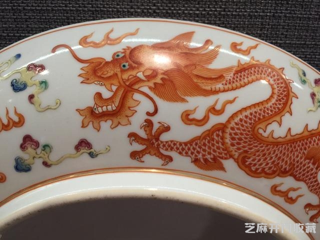 我对“清华珍品”款粉彩双龙戏珠盘的研究