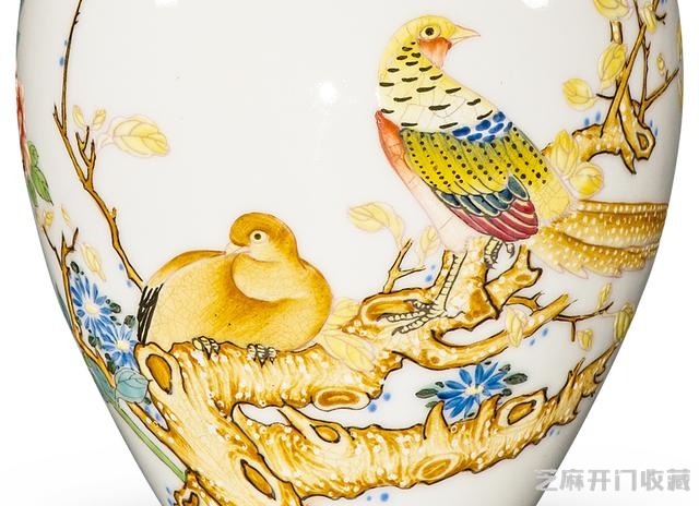 雍正 珐琅彩花卉雉鸡图长颈瓶