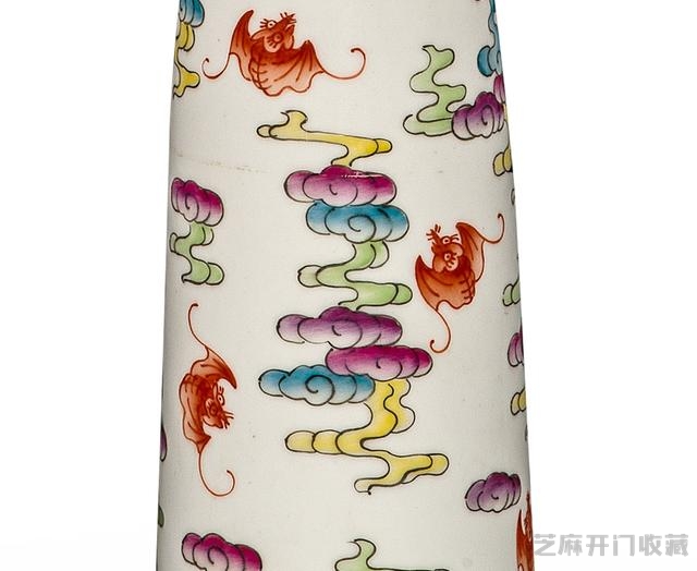 雍正 蓝釉描金镂空粉彩转心葫芦尊（对）