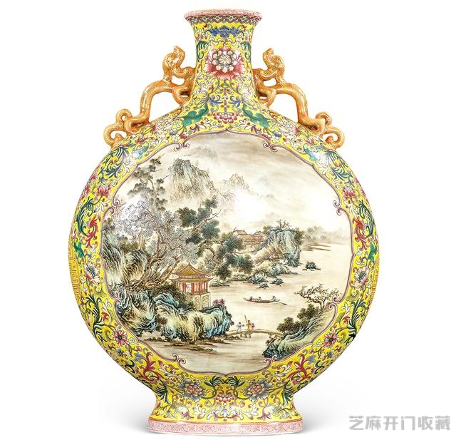 乾隆 粉彩描金开光山水纹螭耳抱月大瓶