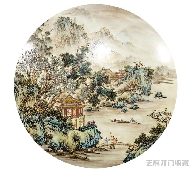 乾隆 粉彩描金开光山水纹螭耳抱月大瓶