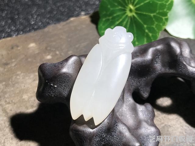 ​如何鉴定新疆和田羊脂级白玉？