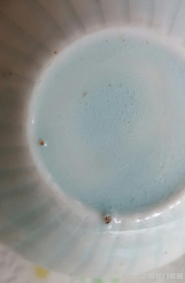 北宋湖田窑淡天青釉条纹谷钉钵一对