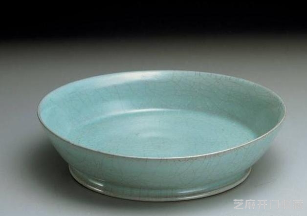 瓷器微观鉴赏：汝窑瓷器的返铅现象与紫晕光