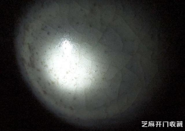 瓷器微观鉴赏：汝窑瓷器的返铅现象与紫晕光