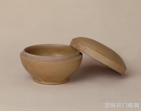 北京故宫所藏五代十国动荡时期的定窑、越窑瓷器