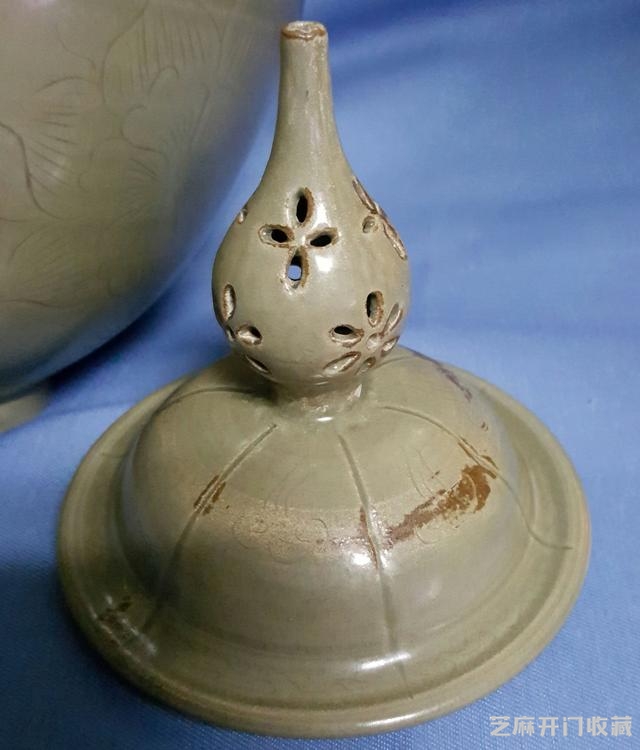 五代秘色瓷划花、蜻蜓纹饰黄釉盖罐