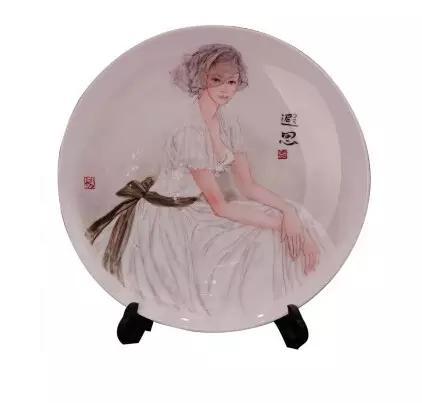 不要用釉上彩的杯子喝水