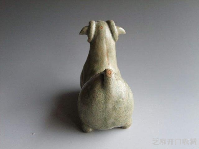 越窑青瓷，晶莹滋润，如玉似冰
