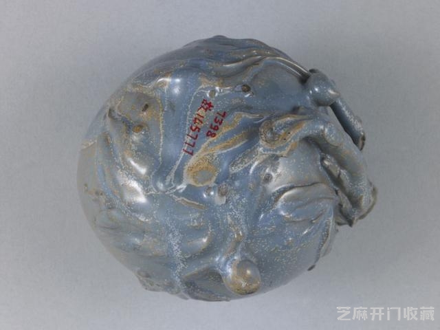 明代宜兴窑石湾窑均曾烧造仿钧釉前者习称宜钧后者习称广钧或泥钧