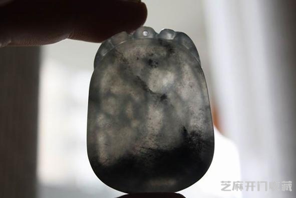 乌鸡种翡翠，黑黑的翡翠