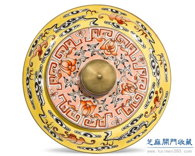 雍正 粉彩描金开光花鸟纹芝耳三足座盖瓶