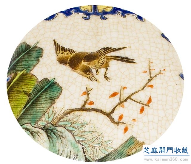乾隆 哥釉八开光鸟兽纹粉彩描金瓜楞瓶