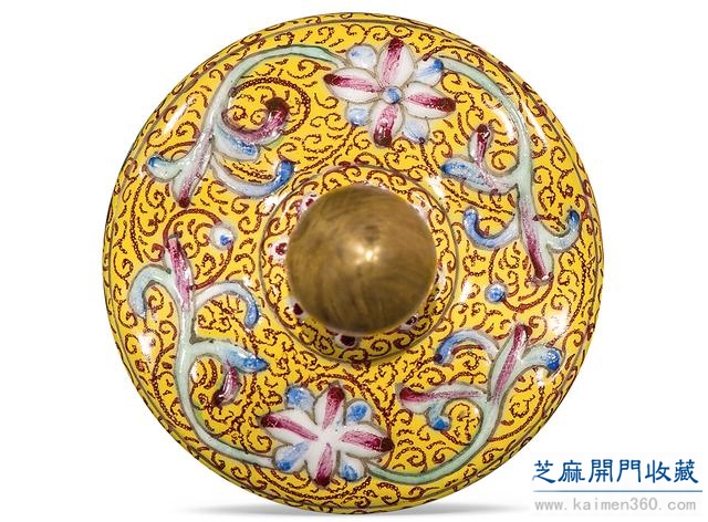 乾隆 粉彩描金宝相花卷草纹凤首扁壶