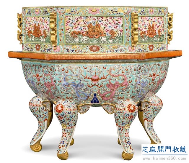 乾隆 粉彩描金镂空出戟龙凤纹象足六方香薰