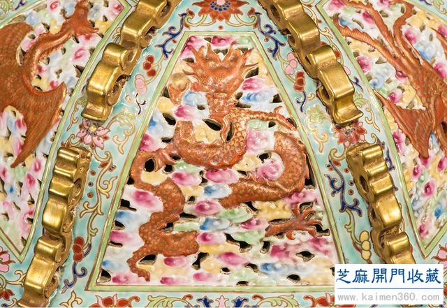 乾隆 粉彩描金镂空出戟龙凤纹象足六方香薰