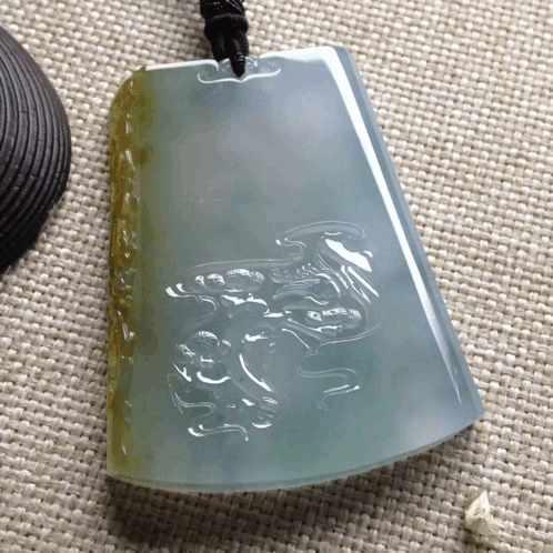 翡翠赌石一定要谨慎分析！