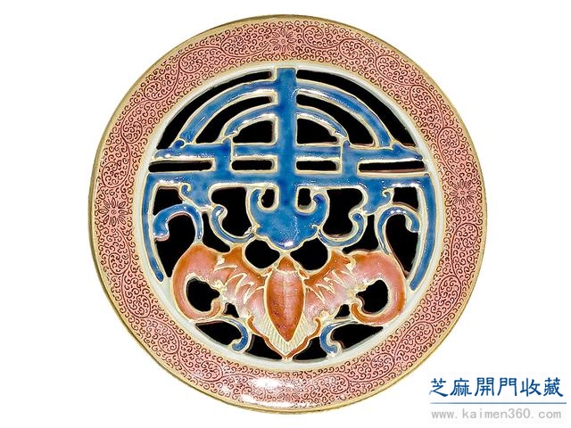 雍正 粉彩描金镂空盘龙柱式香薰（对）