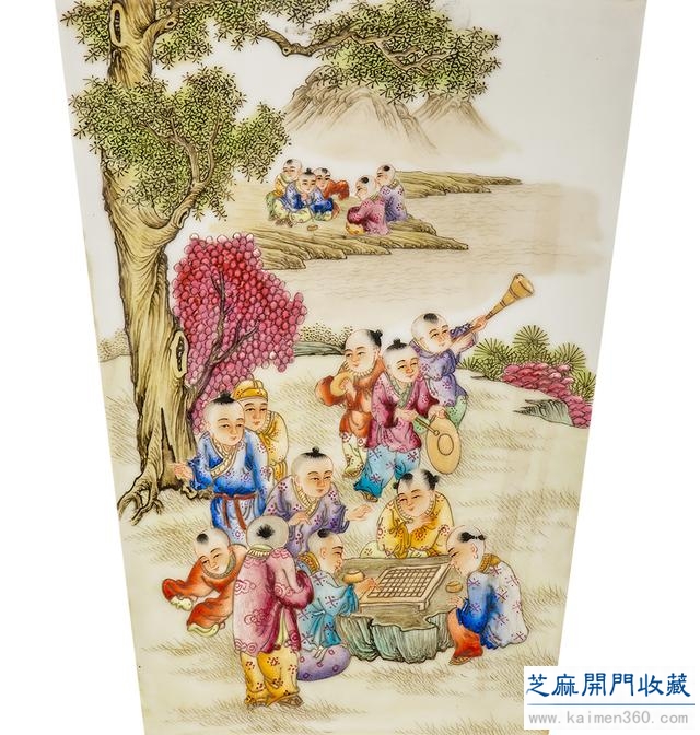乾隆 粉彩描金婴戏图四方瓶（对）