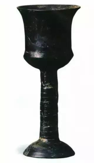 高足杯：元代瓷器中最流行的器型