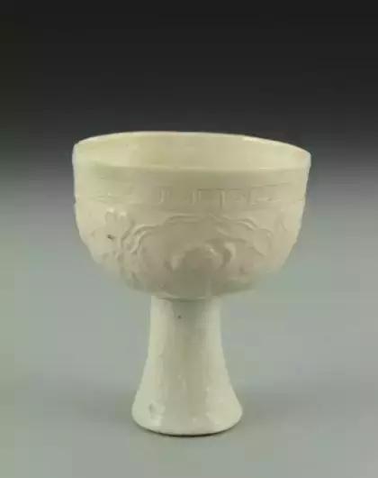高足杯：元代瓷器中最流行的器型