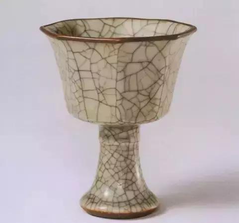 高足杯：元代瓷器中最流行的器型