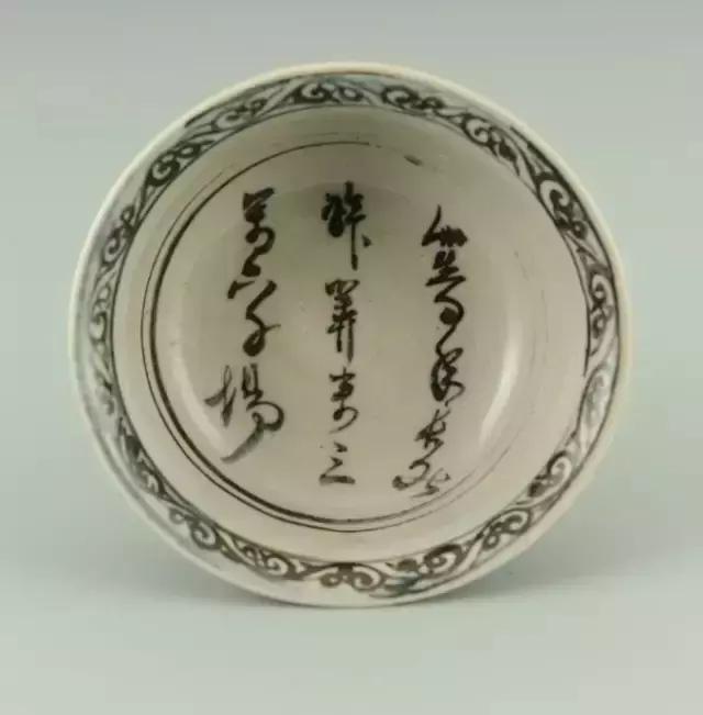 高足杯：元代瓷器中最流行的器型