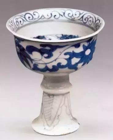 高足杯：元代瓷器中最流行的器型