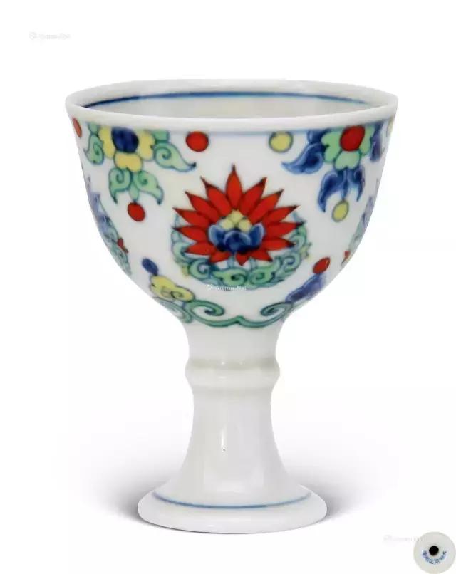 高足杯：元代瓷器中最流行的器型