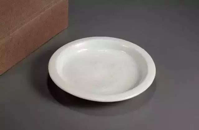瓷器最让人着迷的是：釉