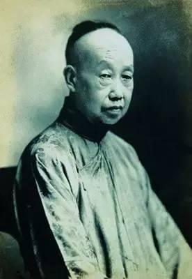 他是西泠印社创始人，也是民国画水果最好的画家！