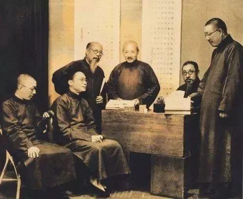 他是西泠印社创始人，也是民国画水果最好的画家！