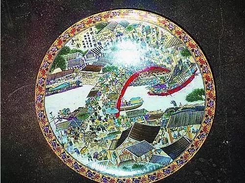 瓷器上的清明游