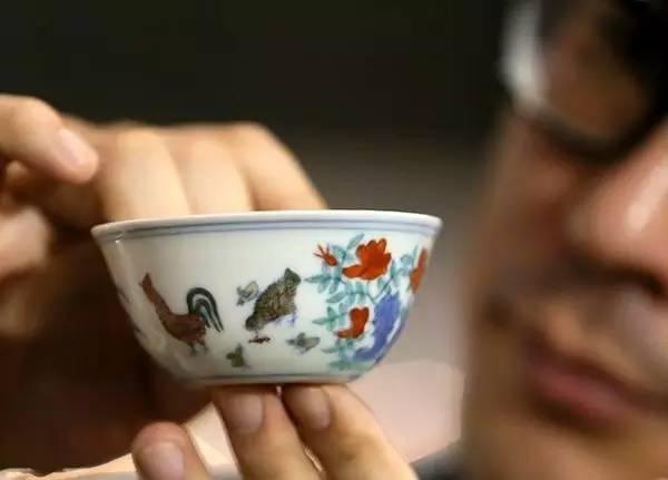 斗彩：明看成化，清看雍正